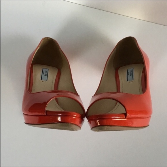 PRADA - Picture 7 of 15